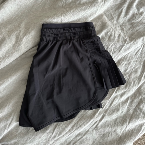 JoyLab Black Pleated Athletic Shorts - Picture 3 of 4